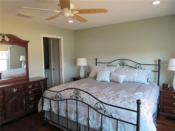 4th image of 3333 Archer Ave