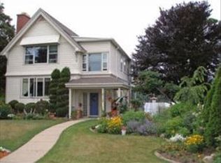 433 N Lake Rd, Oconomowoc, WI 53066