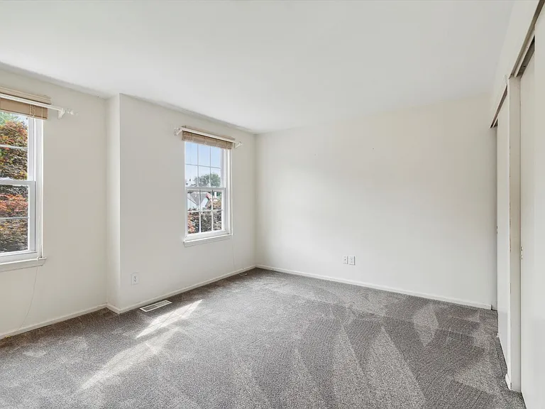 1607 Barbara Dr — Photo 12
