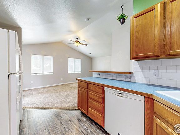 5th image of 403 E 1st St