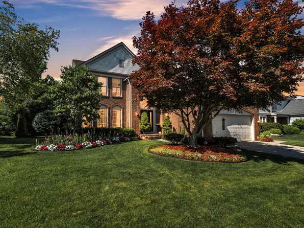 44899 Weymouth Dr, Canton, MI 48188