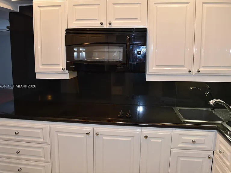1881 Middle River Dr #402 — Photo 9