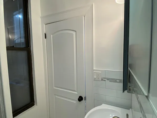 264 West 22nd Street 19 image 17 of 18