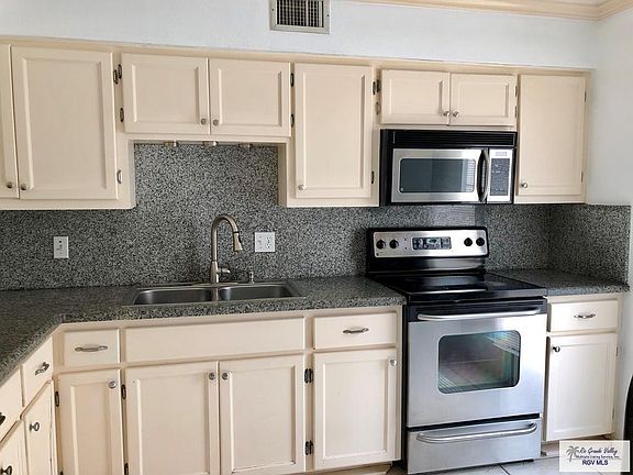 4th image of 709 Continental Dr APT 2