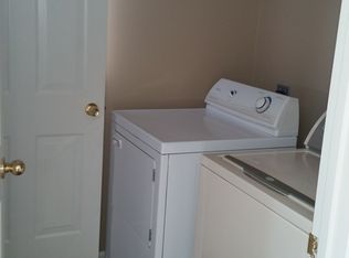 17572 Tedler Cir, Round Hill, VA 20141