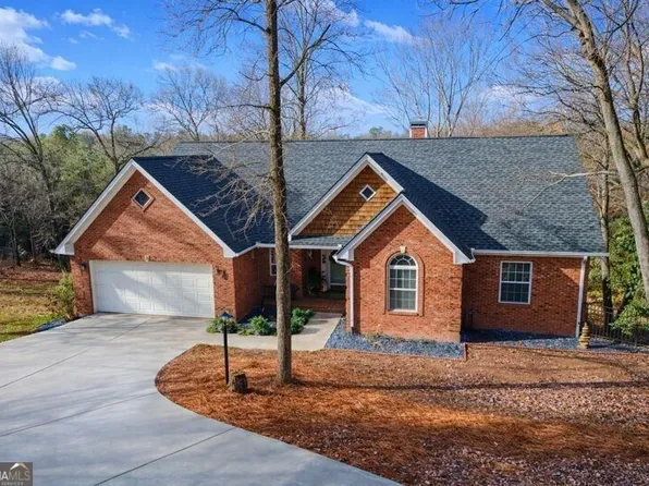 170 Sequoyah Dr, Cornelia, GA 30531