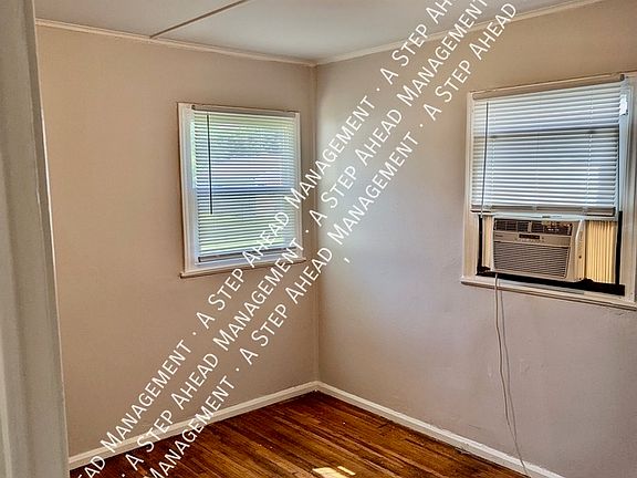 5th image of 2034 E Legrande Ave