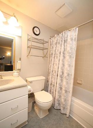4th image of 78 10th St E Unit 1105