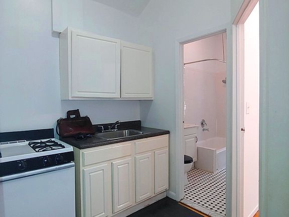 4th image of 359 Pleasant Ave APT 2