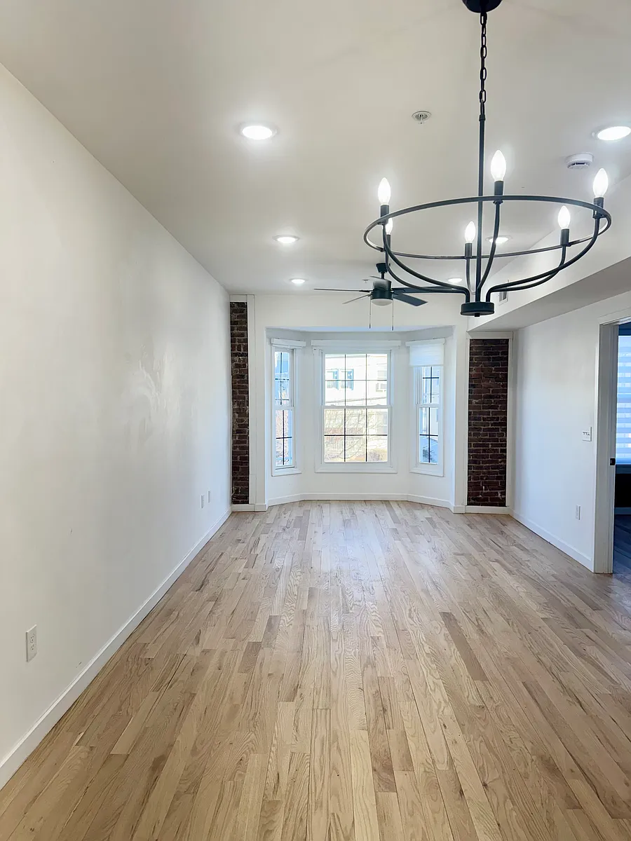 Building Photo - 212 N 9th St #2