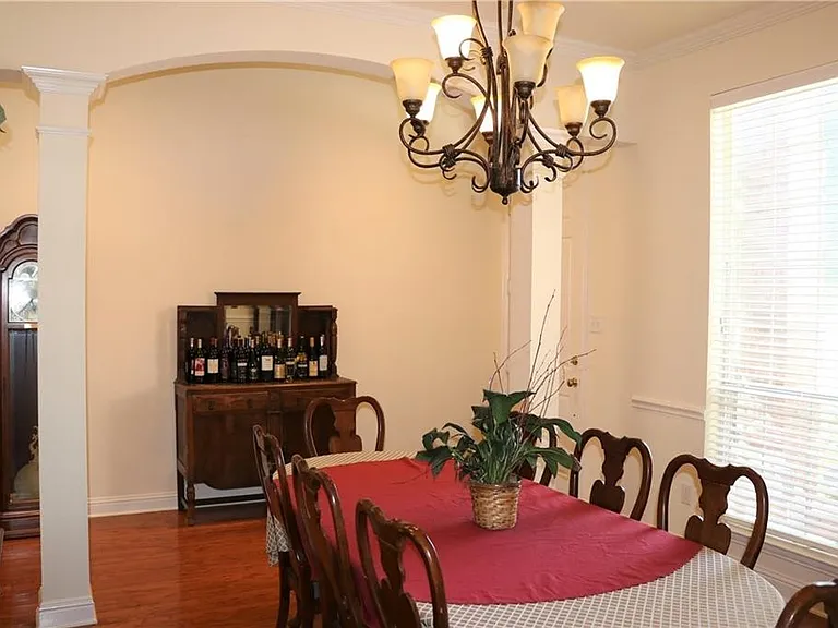123 Hillcrest Dr — Photo 6