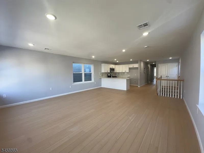 3 bed, 2.0 bath, $2,650 — Photo 3