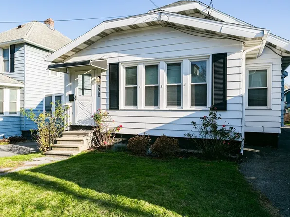 228 Maplehurst Ave, Syracuse, NY 13208