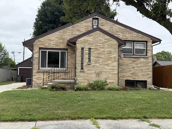 2712 S 10th STREET, Sheboygan, WI 53081