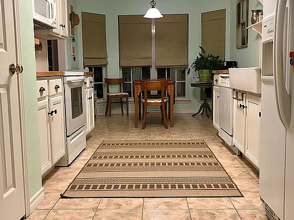 3rd image of 22214 Briarcliff Dr