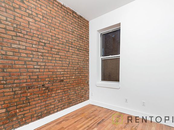 4th image of 886 Jefferson Ave #1C