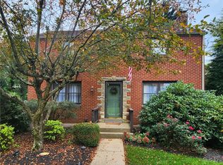 2301 Lambeth Dr, Pittsburgh, PA 15241
