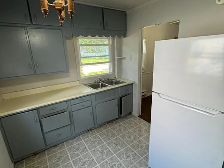 1014 Baxter St — Photo 4