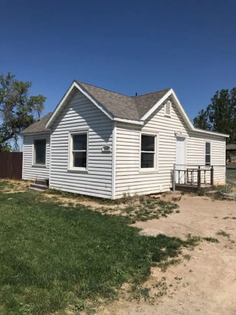 2095 Orchard Drive East — Photo 1