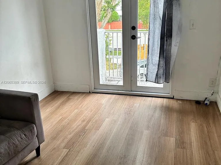 4121 NW 9th Ave #5 — Photo 16