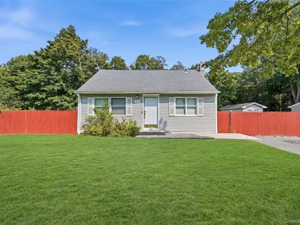 949 Taylor Avenue, East Patchogue, NY 11772