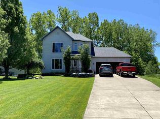 10879 Emerald Dr, Cement City, MI 49233