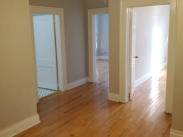 611 W Horatio St #13 — Photo 2
