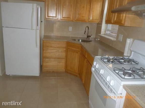 5th image of 9212 55th Ave