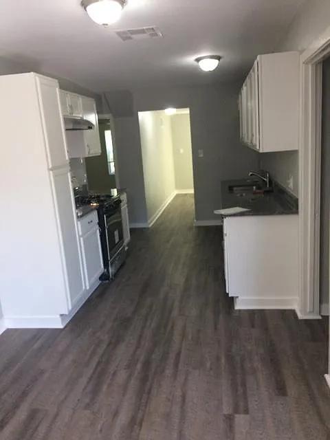 5 bed, 1850 sqft, $2,000 — Photo 2