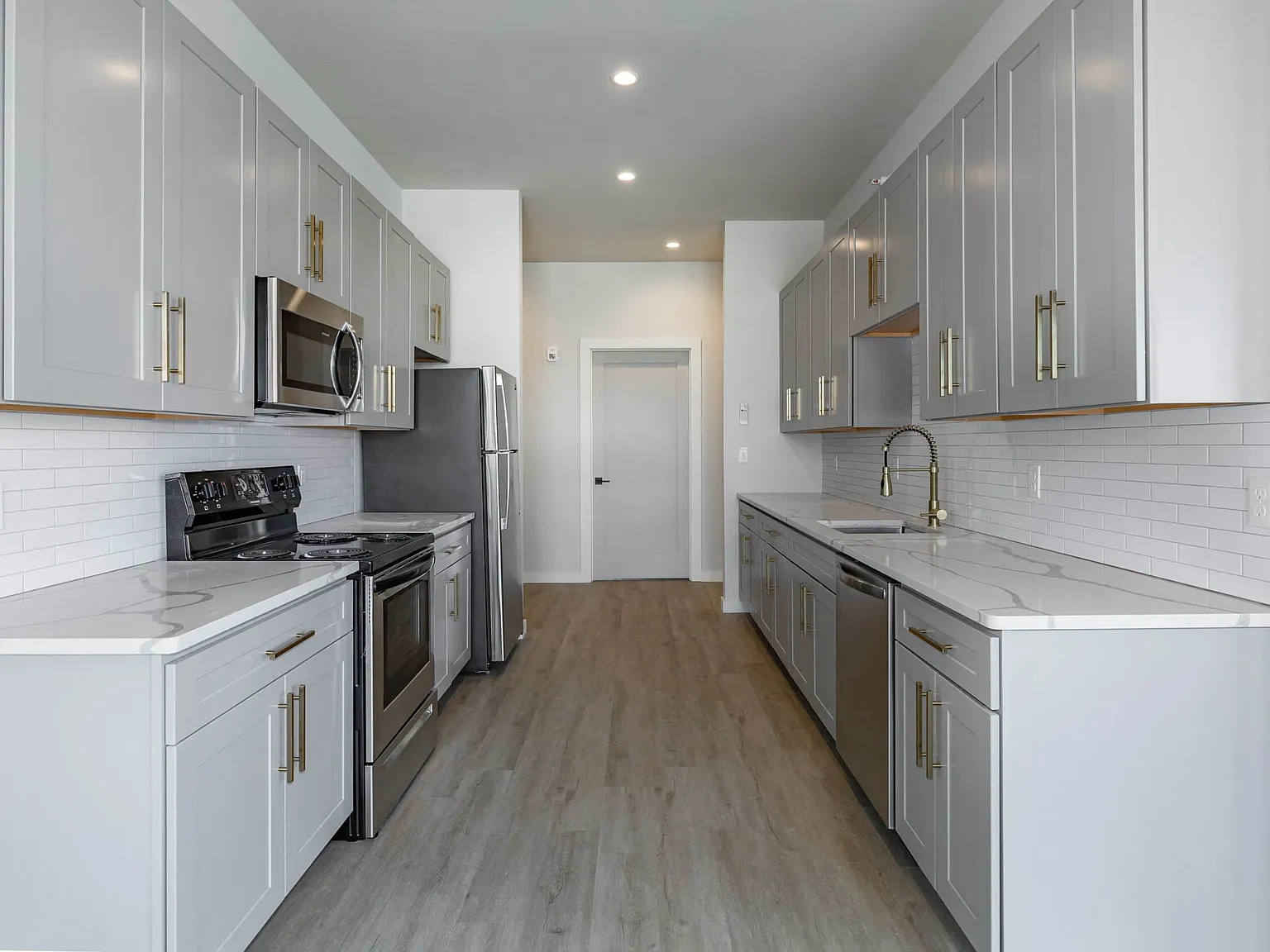 289 Main Street Apartments — Photo 1