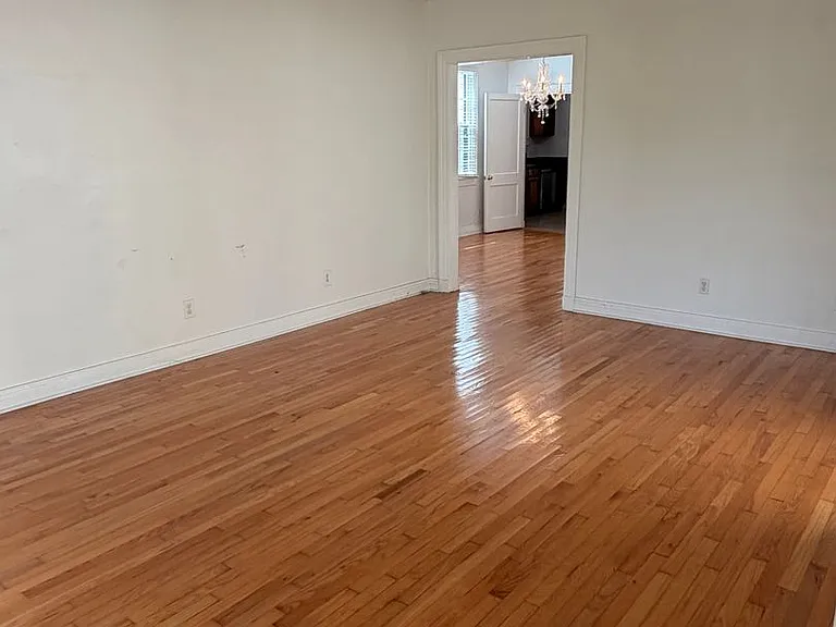 4609-4611 Claiborne Ct #4609 — Photo 2