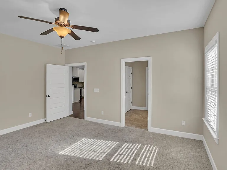 999 Starr Ct — Photo 17