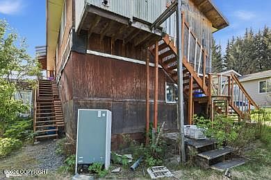 5th image of 4030 Bartlett St