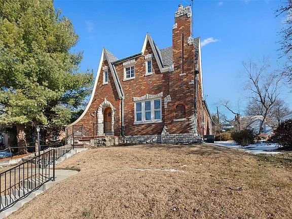 2nd image of 8343 Knollwood Dr