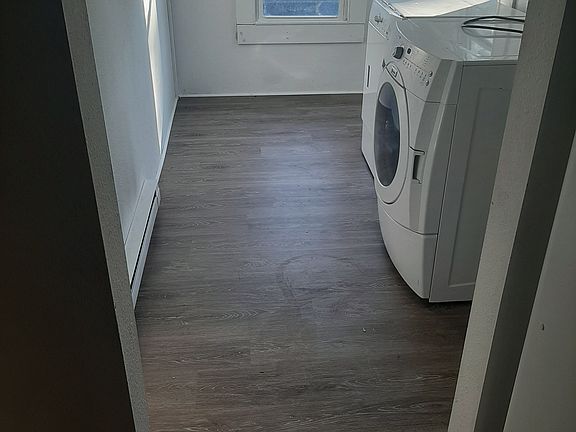 2nd image of 400 Broad St #1