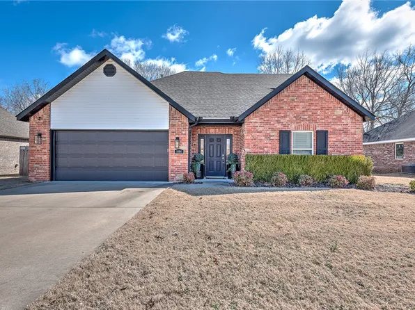 1404 S Highbush Ave, Fayetteville, AR 72701