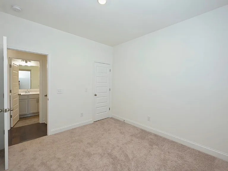 161 Crabourne Dr — Photo 52