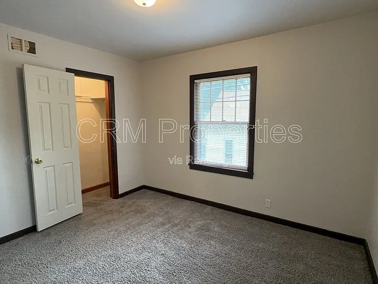 112 N Green St — Photo 12