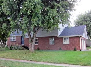 3024 Fox Pointe Dr, Columbus, IN 47203