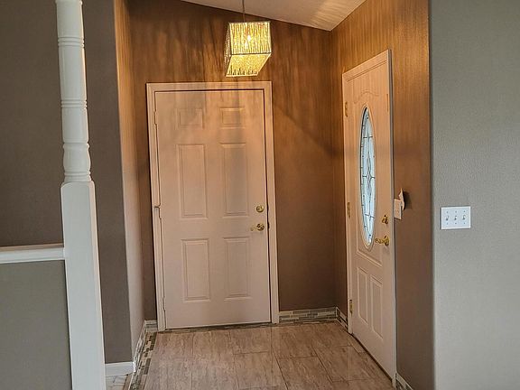 3rd image of 2874 Far West Ave
