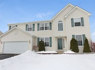 574 N Silver Leaf Ln, ROUND LAKE, IL 60073