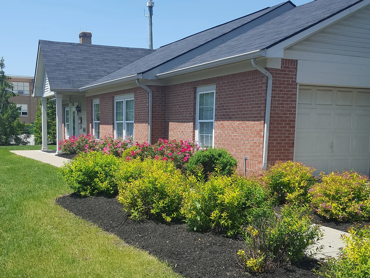 Emerson Place Apartments — Photo 4