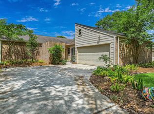 2210 Gray Falls Dr, Houston, TX 77077