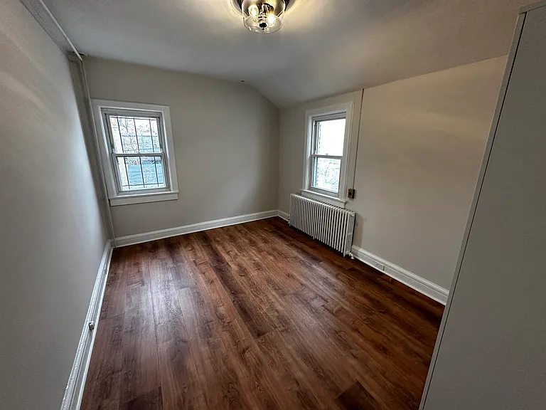 525 11th St SE — Photo 33
