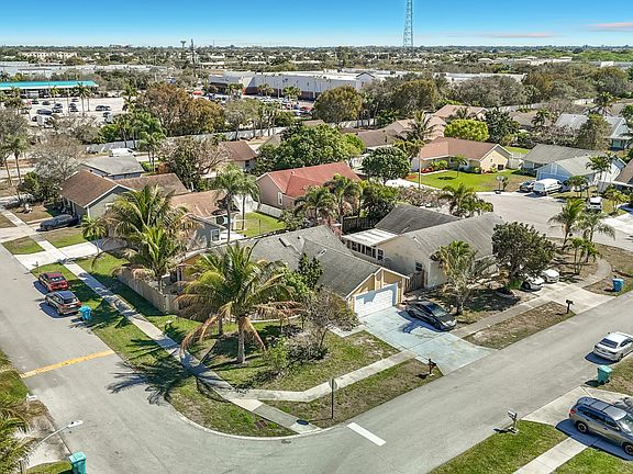 5th image of 1796 Banyan Creek Circle N
