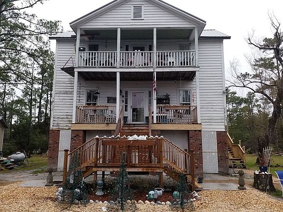 Two story southern plantation