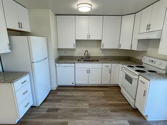 2nd image of 9038 S Goddard Cir