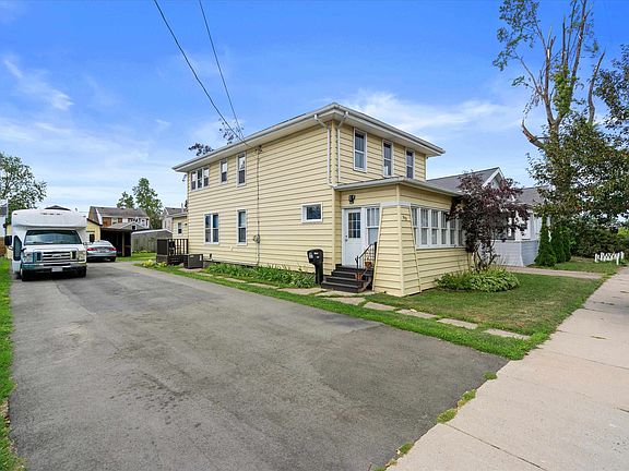 2nd image of 513 2nd St