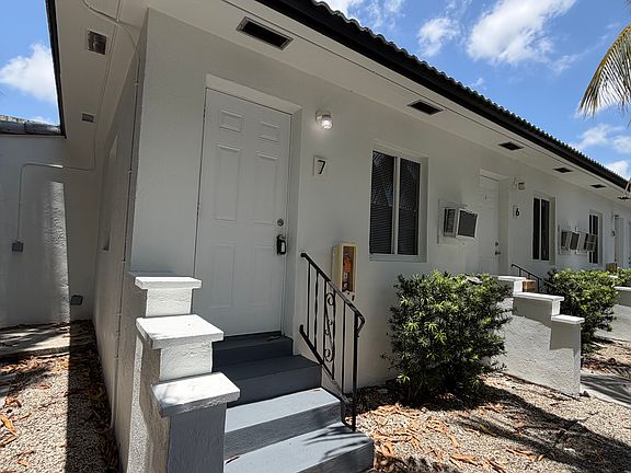 3rd image of 1556 SW 6th St #7
