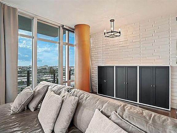 1st image of 1120 E Kennedy Blvd Unit 923